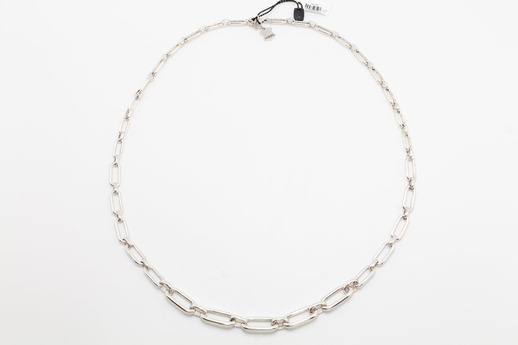 A medium-length rectangle-link chain necklace in silver.
